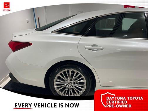 2022 Toyota Avalon Hybrid Limited