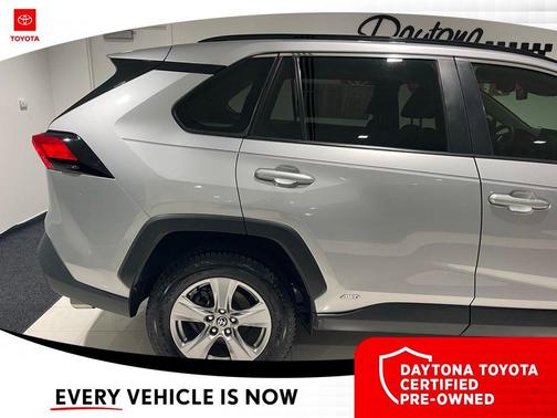 Silver Sky Metallic 2022 Toyota RAV4 Hybrid XLE