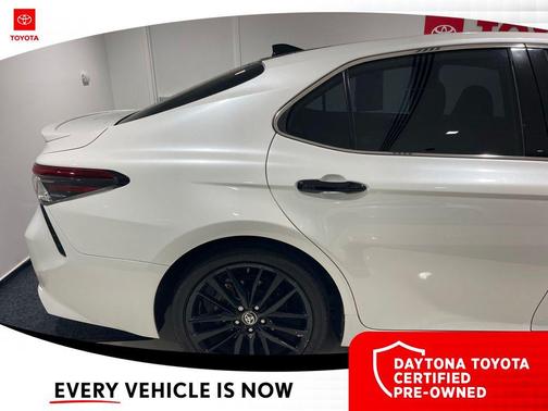 Wind Chill Pearl 2022 Toyota Camry XSE
