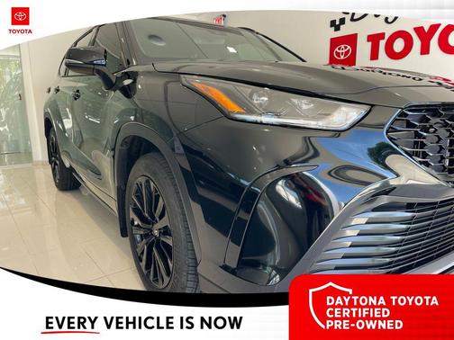 Midnight Black Metallic 2026 Toyota Highlander XSE