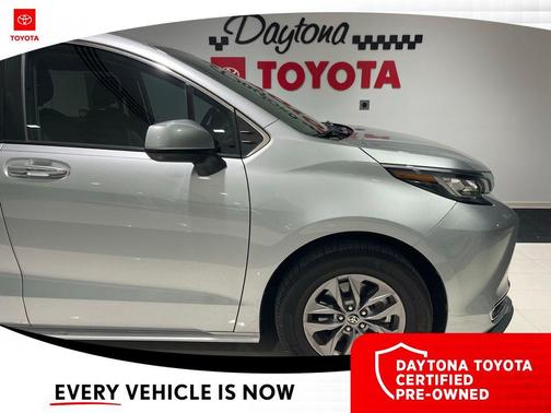 2023 Toyota Sienna XLE