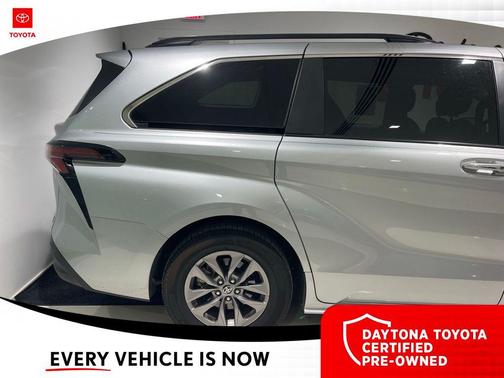 2023 Toyota Sienna XLE