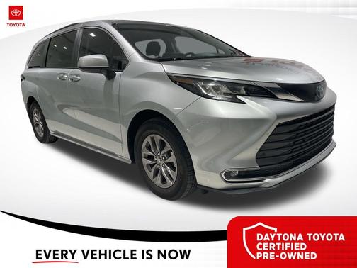 2023 Toyota Sienna XLE