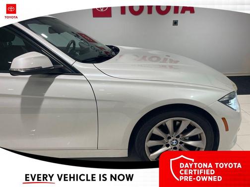 Mineral White Metallic 2018 BMW 320 i