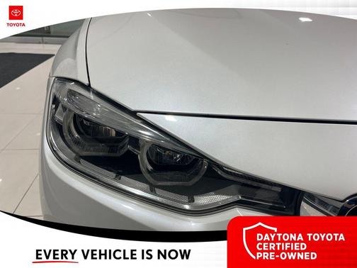 Mineral White Metallic 2018 BMW 320 i