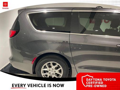 Granite Crystal Metallic Clearcoat 2023 Chrysler Voyager LX