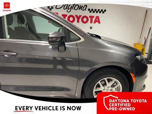 Granite Crystal Metallic Clearcoat 2023 Chrysler Voyager LX