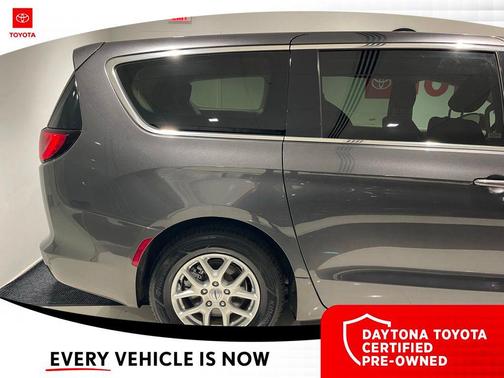 Granite Crystal Metallic Clearcoat 2023 Chrysler Voyager LX