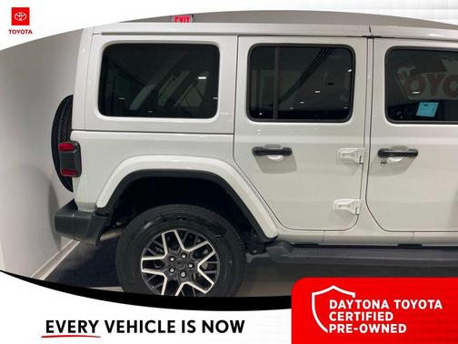 2025 Jeep Wrangler 4-Door Sahara 4x4