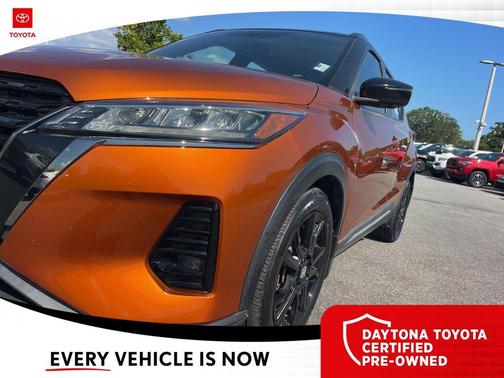2022 Nissan Kicks SR