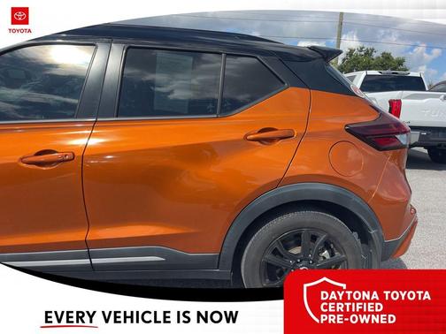 2022 Nissan Kicks SR
