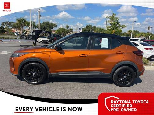 2022 Nissan Kicks SR