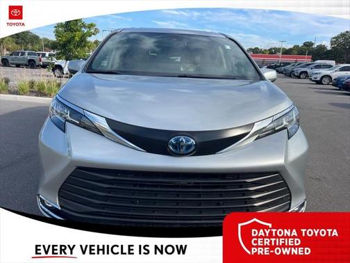 2023 Toyota Sienna XLE 8 Passenger