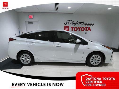 2022 Toyota Prius LE