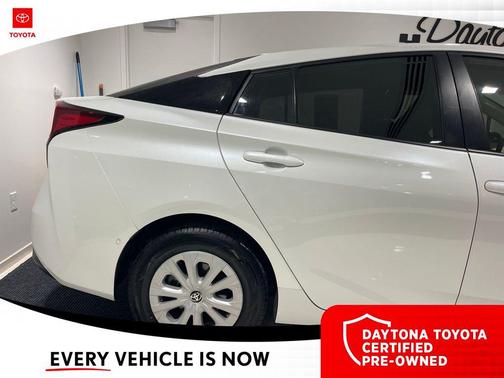 2022 Toyota Prius LE