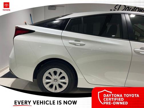 2022 Toyota Prius LE