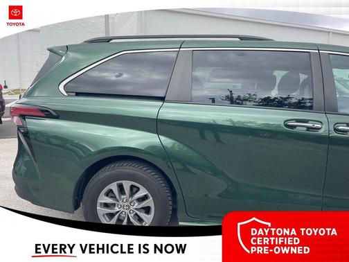 2022 Toyota Sienna XLE