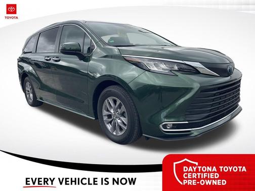 2022 Toyota Sienna XLE