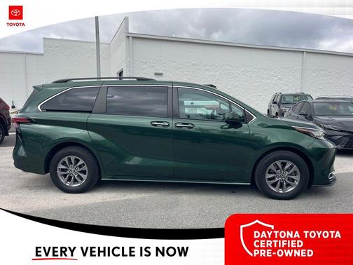2022 Toyota Sienna XLE
