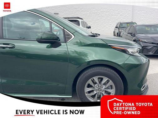 2022 Toyota Sienna XLE