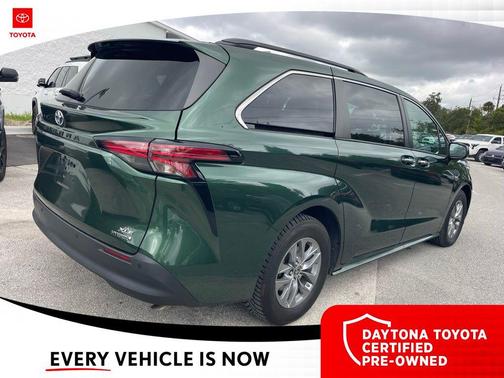 2022 Toyota Sienna XLE