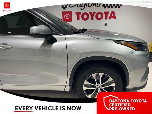 Celestial Silver Metallic 2024 Toyota Highlander XLE