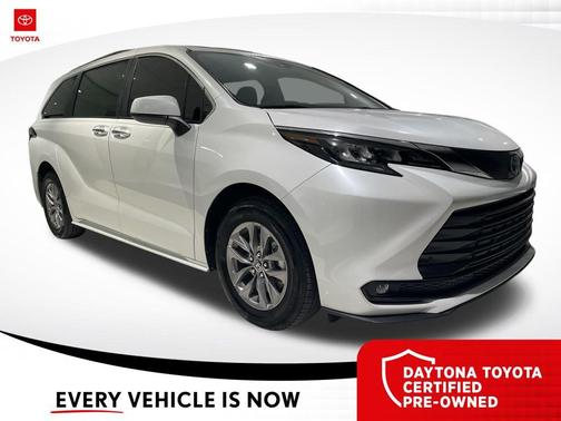 2025 Toyota Sienna XLE 8 Passenger