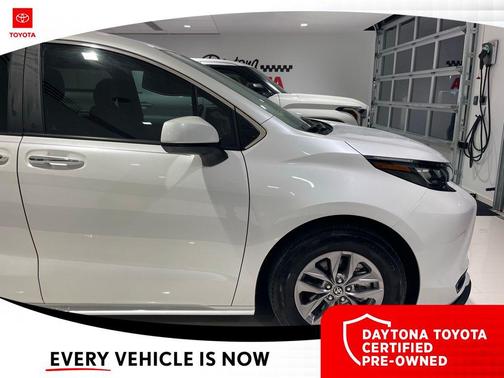 2025 Toyota Sienna XLE 8 Passenger