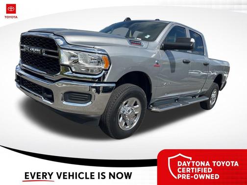 2022 RAM 2500 Tradesman Crew Cab 4x4 6'4' Box