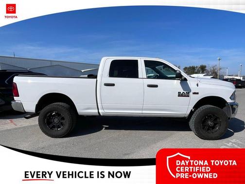2017 RAM 2500 Tradesman Crew Cab 4x4 6'4' Box