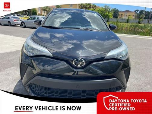 2022 Toyota C-HR XLE