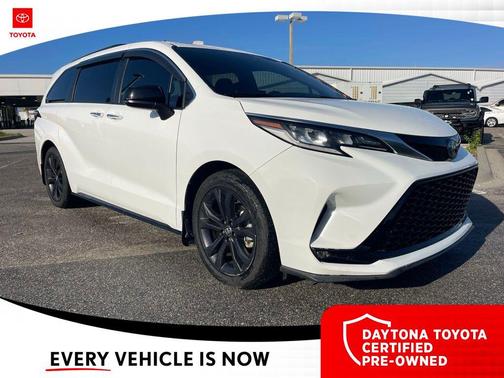 2022 Toyota Sienna XSE 7 Passenger