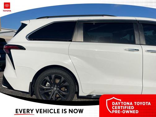 2022 Toyota Sienna XSE 7 Passenger