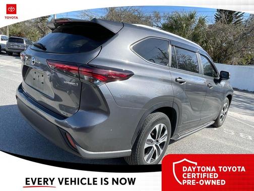 2024 Toyota Highlander Hybrid XLE