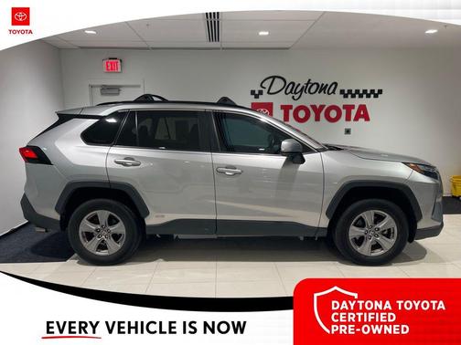 Silver Sky Metallic 2022 Toyota RAV4 Hybrid XLE