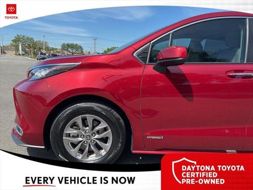 2021 Toyota Sienna XLE 8 Passenger