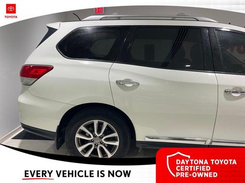 2016 Nissan Pathfinder SL