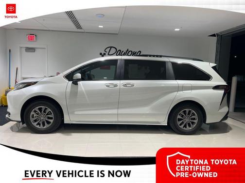2023 Toyota Sienna XLE
