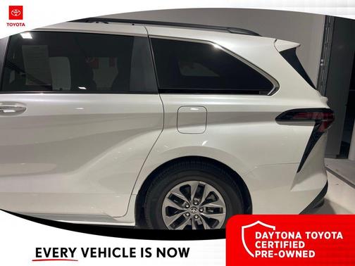 2023 Toyota Sienna XLE