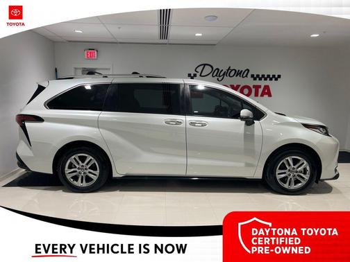 2022 Toyota Sienna Limited