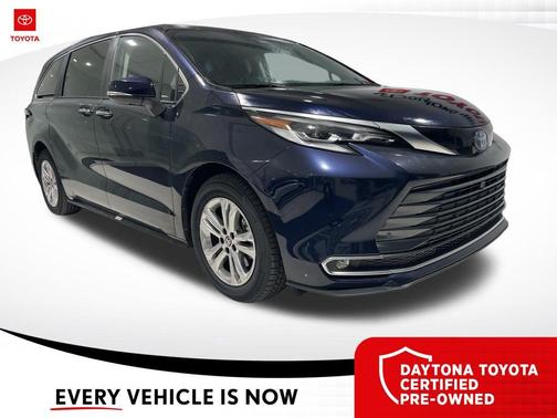2023 Toyota Sienna Platinum