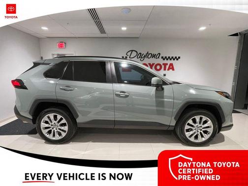 2022 Toyota RAV4 XLE Premium