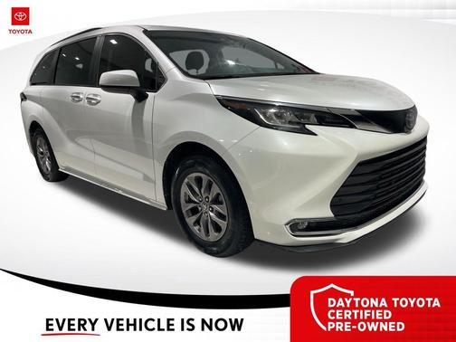 Wind Chill Pearl 2022 Toyota Sienna XLE
