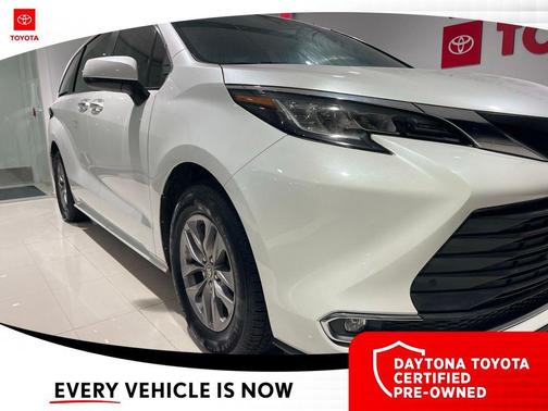 Wind Chill Pearl 2022 Toyota Sienna XLE