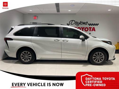 2022 Toyota Sienna XLE
