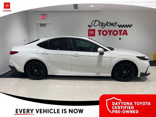 Ice Cap 2025 Toyota Camry SE