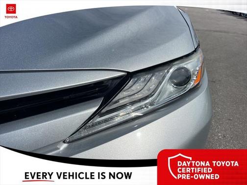 2020 Toyota Camry Hybrid XLE