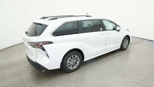 2025 Toyota Sienna XLE
