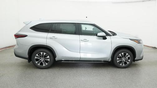 2025 Toyota Highlander XLE