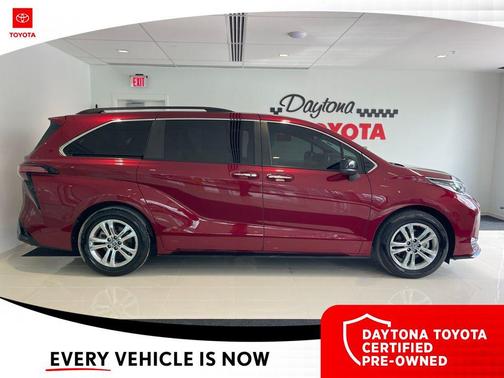 2023 Toyota Sienna XSE 7 Passenger